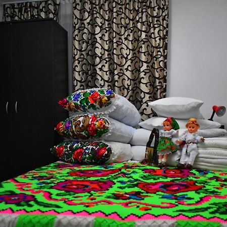 Floare De Colt Hotel Berbesti Екстериор снимка
