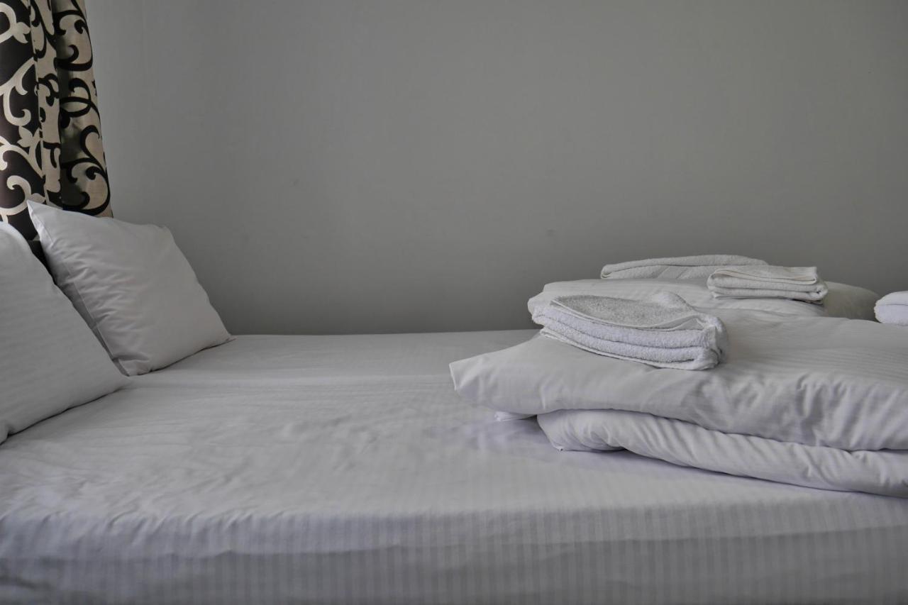 Floare De Colt Hotel Berbesti Екстериор снимка