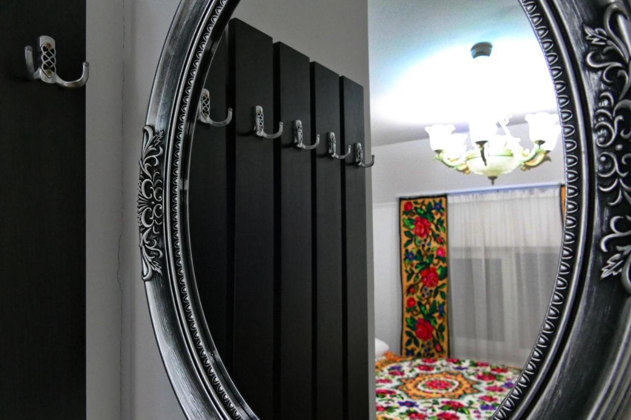 Floare De Colt Hotel Berbesti Екстериор снимка
