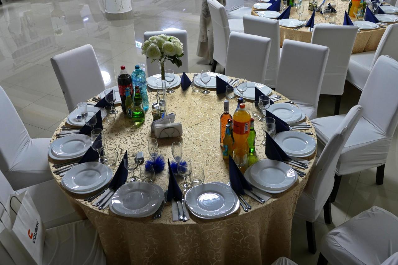 Floare De Colt Hotel Berbesti Екстериор снимка